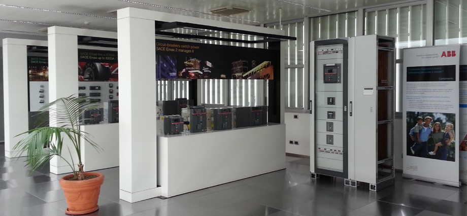 tủ tụ bù hạ thế